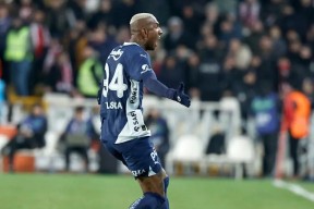 爱游戏官网-今晚费耶诺德遗憾出局——德国杯节点到来，目标明确，控场能力受关注的简单介绍