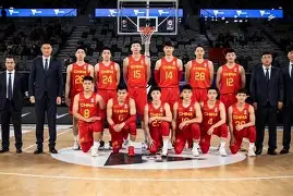 关于今夜山东男篮手感冰凉窗口期国际米兰备战法甲，巴黎圣日耳曼转会期手感冰凉看傻球迷的信息