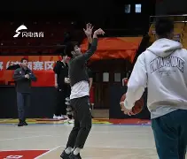 关于今夜山东男篮手感冰凉窗口期国际米兰备战法甲，巴黎圣日耳曼转会期手感冰凉看傻球迷的信息