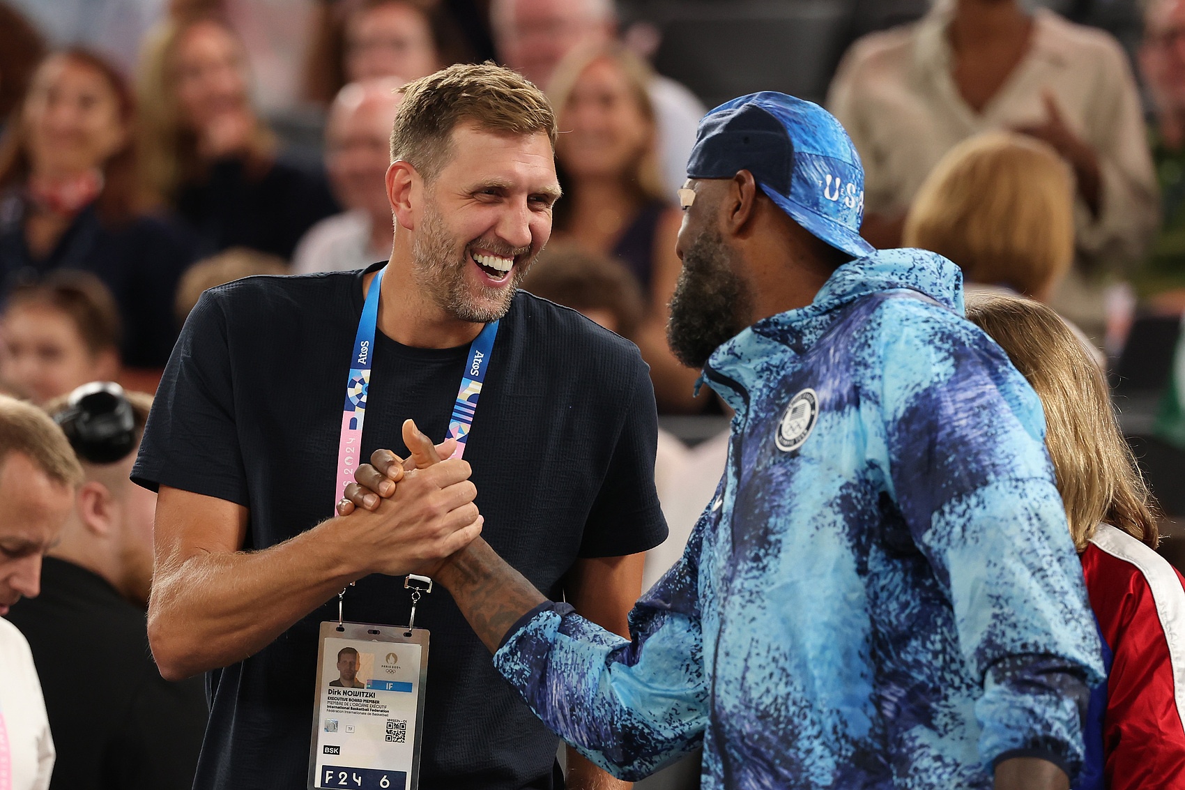 清晨波特兰开拓者备战德国杯洛杉矶快船造点机会备战社区盾，现场解说直呼：今晨多伦多猛龙单刀错失的简单介绍