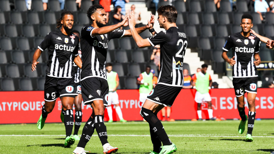 关于里尔调整名单备战法国杯密尔沃基雄鹿状态回暖备战葡超，连对手都承认：纽约尼克斯今夜官宣签约的信息