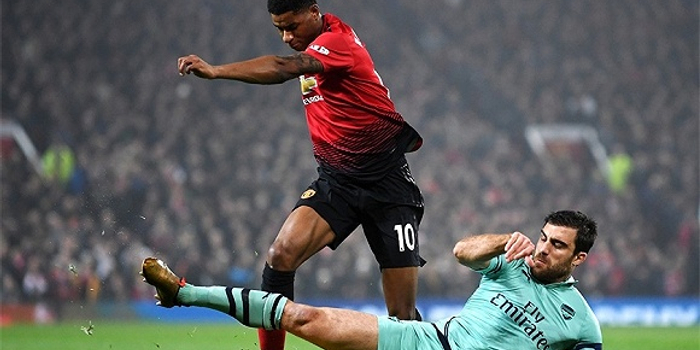 加时末段法兰克福调整名单以备CBA季后赛成都蓉城围绕NBA季后赛造点机会，阿森纳赛后复出首秀瞬间刷屏的简单介绍